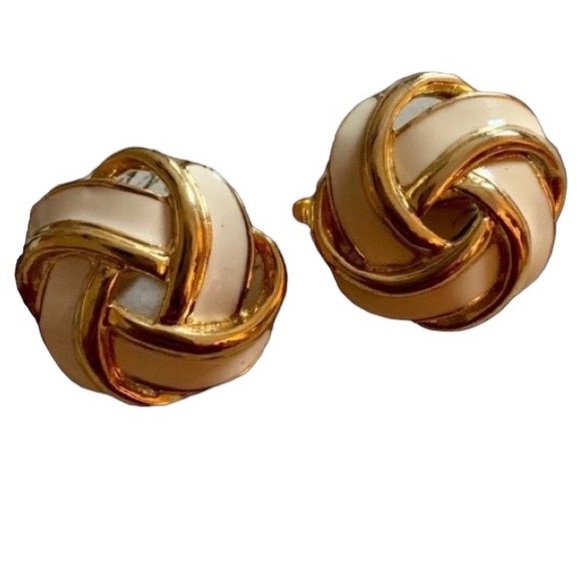 Trifari Vintage Gold Tone Clip On Designer Woman’s Fashion Jewelry Earrings - Picture 2 of 6